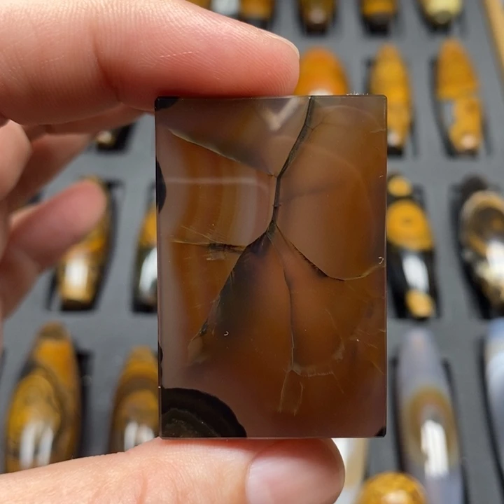 玛瑙/玉髓颈饰未镶嵌