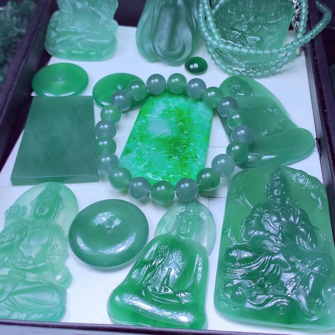 旷****定制翡翠未镶嵌天然翡翠A货毛货挂件