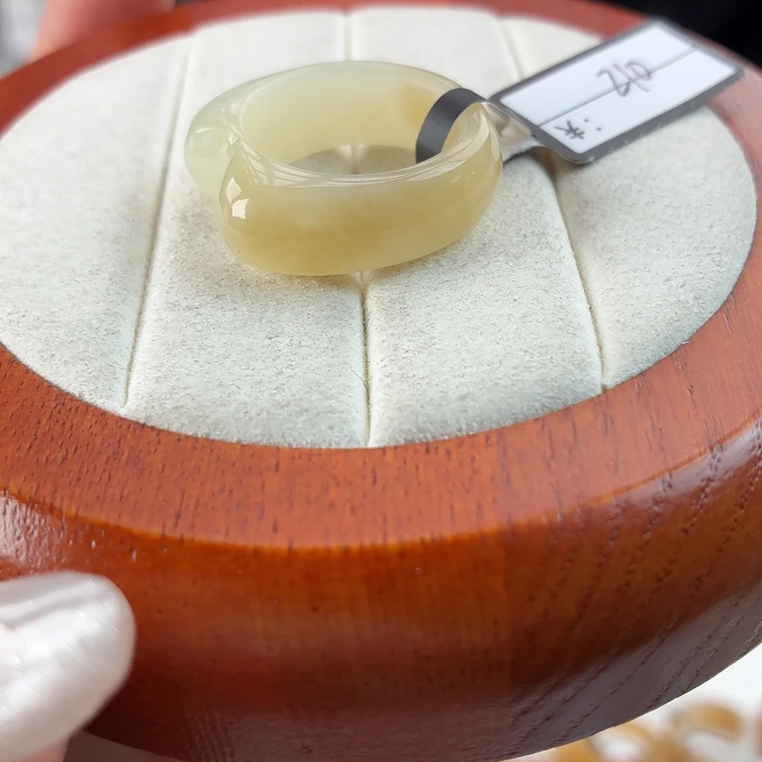 S***a和田玉未镶嵌戒指r13糖白猫耳18.1