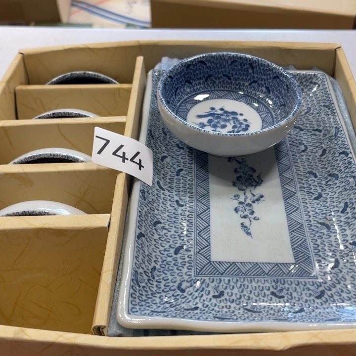 盖碗瓷器制作工艺精湛