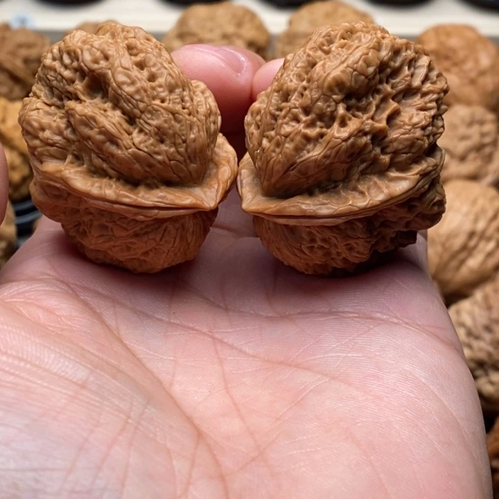 屋***J文玩核桃把件…………………………