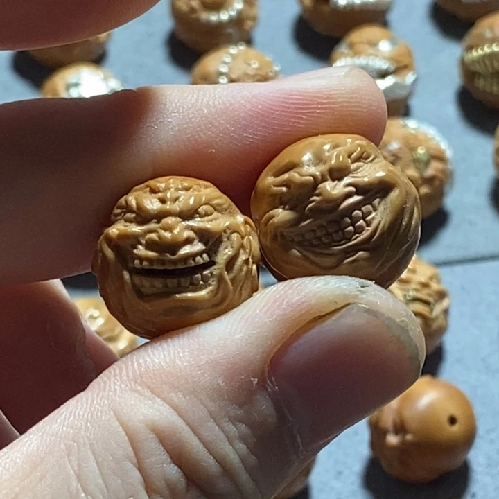 把件猴头核桃2颗，有封口