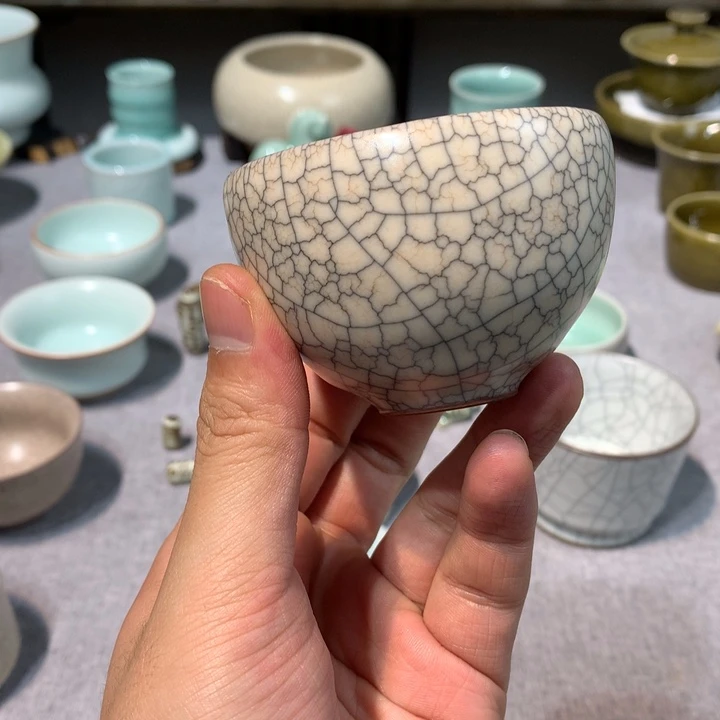 龙泉青瓷哥窑白釉