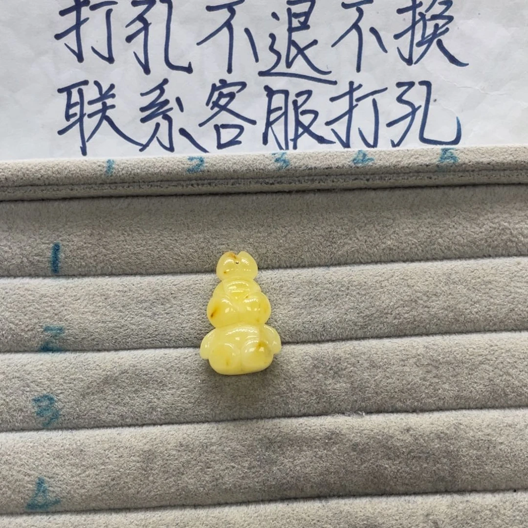 兔***ა琥珀未镶嵌裸石天然琥珀
