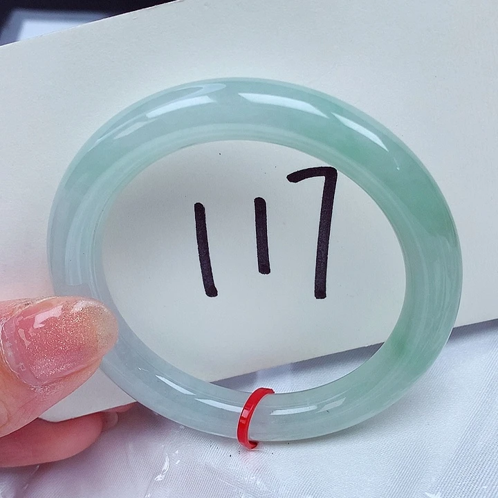 翡翠手镯未镶嵌翡翠