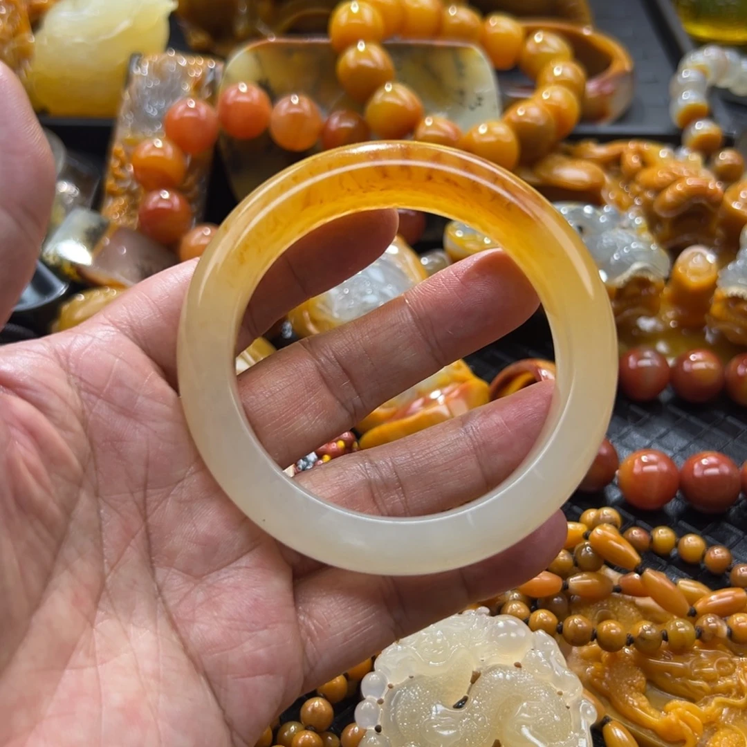 正***宇颈饰未镶嵌石英质玉