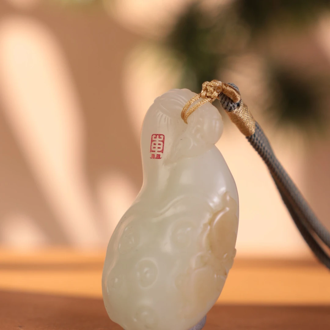 ZJ6194二十世纪和田玉吊坠