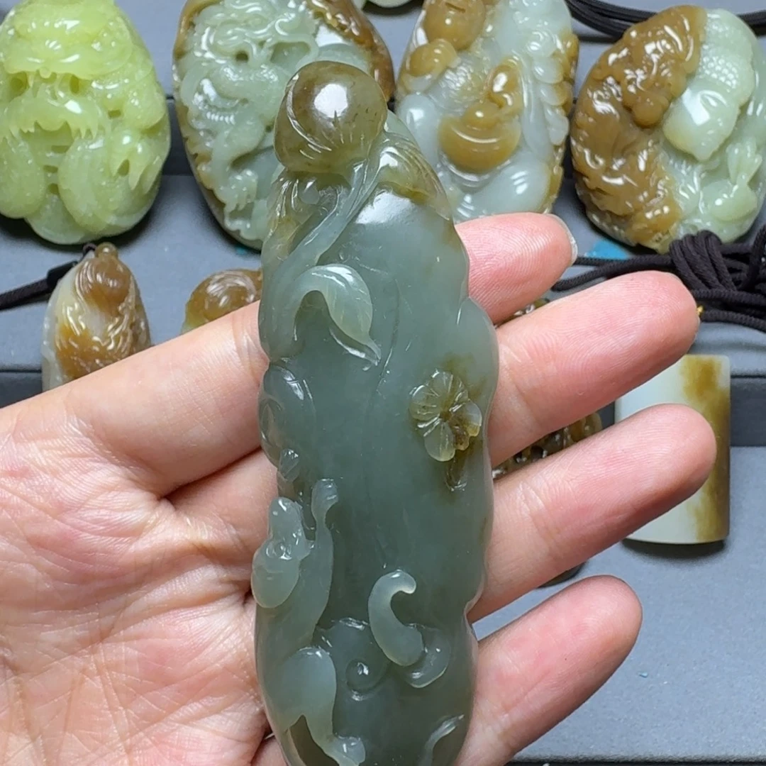 颈饰未镶嵌和田玉