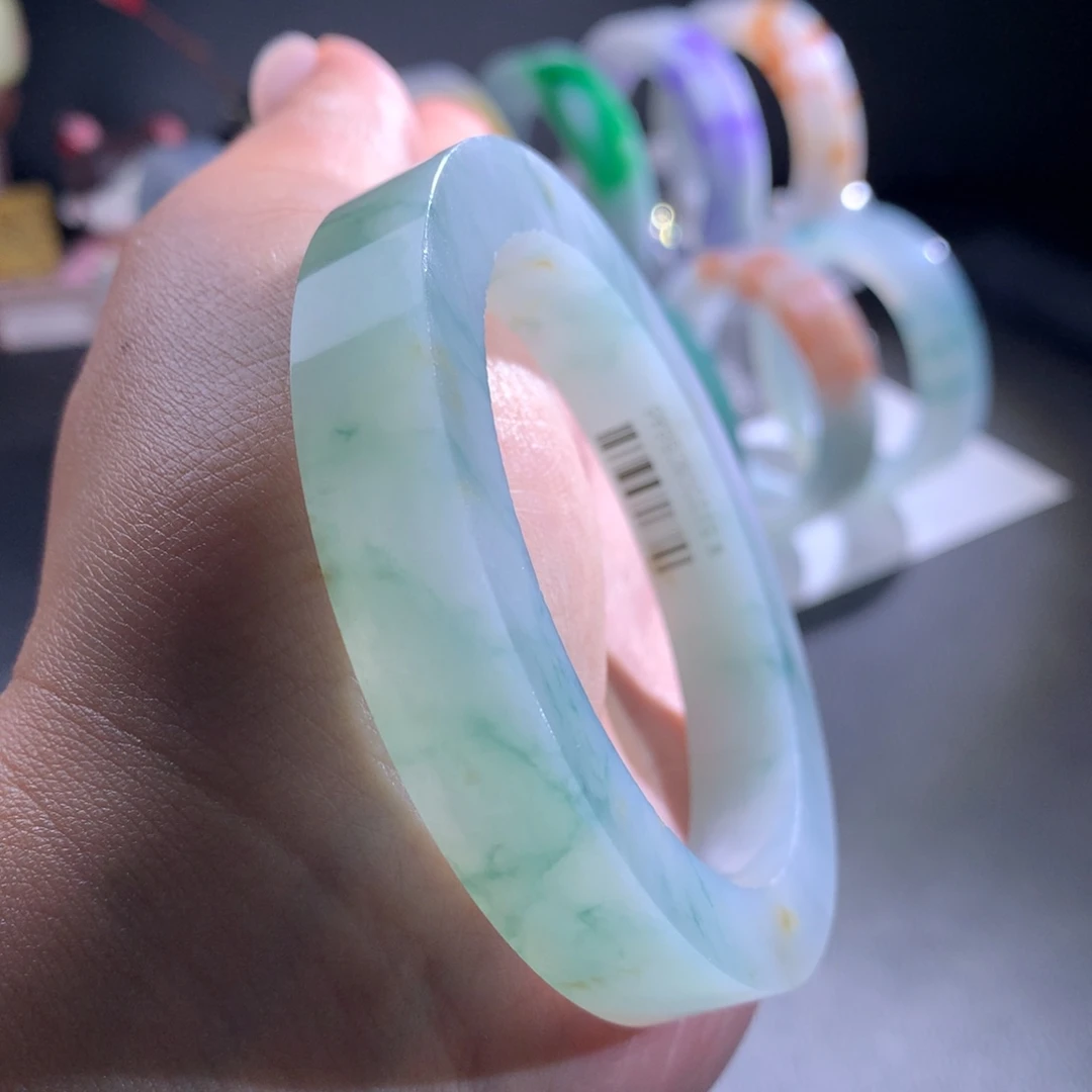 定制翡翠未镶嵌手镯