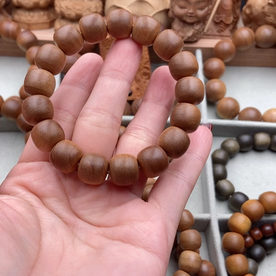 檀香木手串/手链向***后老山檀香黑肉奶香手串