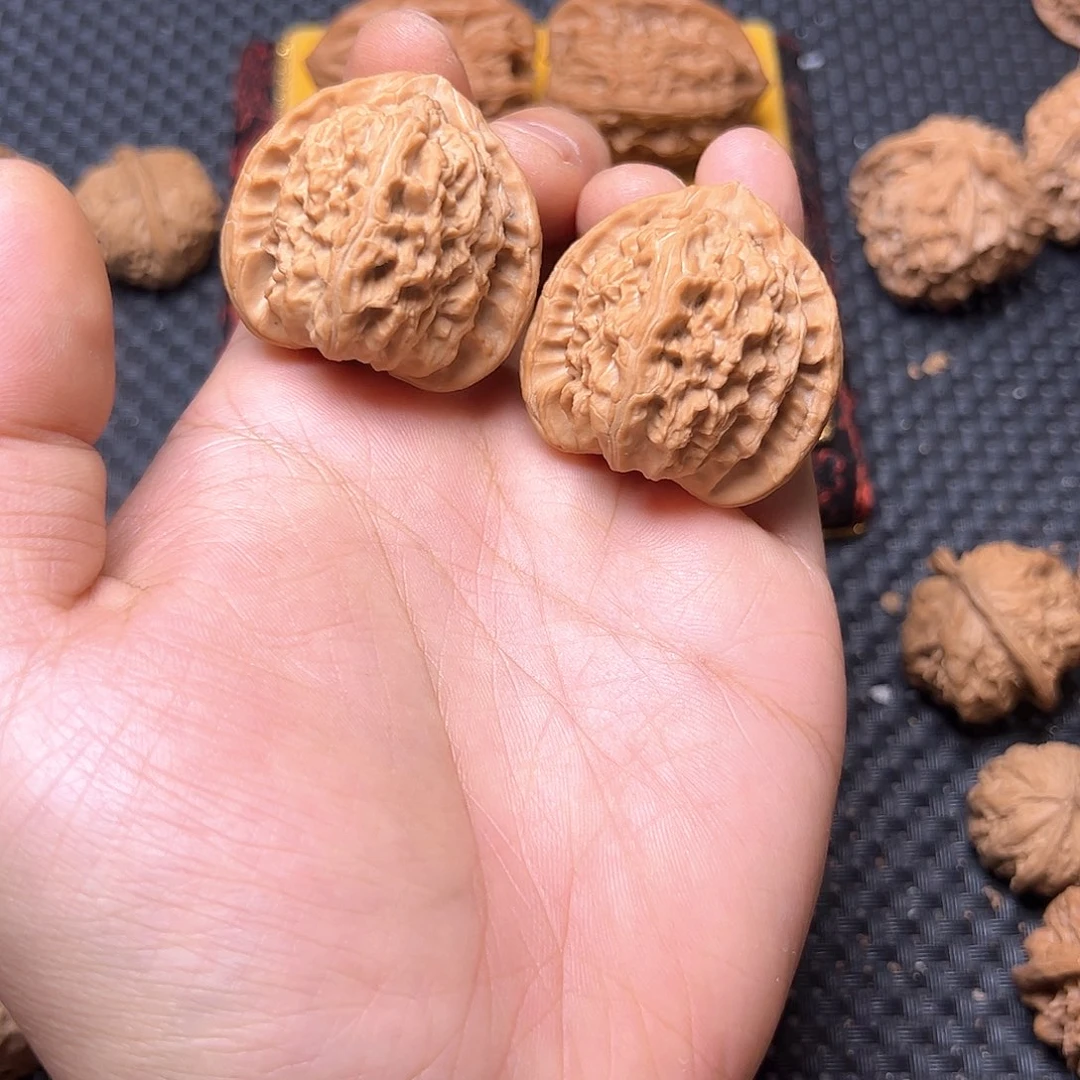 吊坠文玩核桃三角白