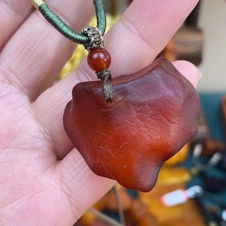 琥珀未镶嵌颈饰吊坠