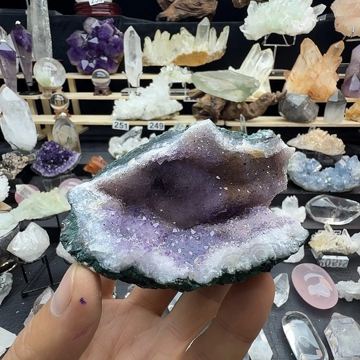 夏***闪石材天然水晶摆件