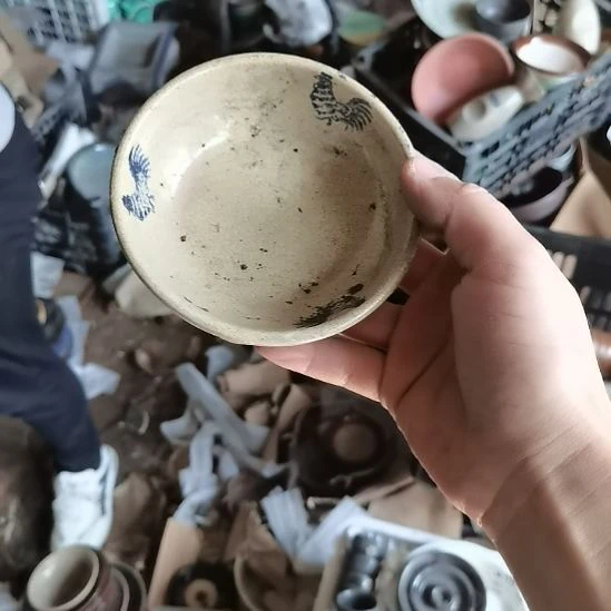 莫***瓷器微瑕不退不换