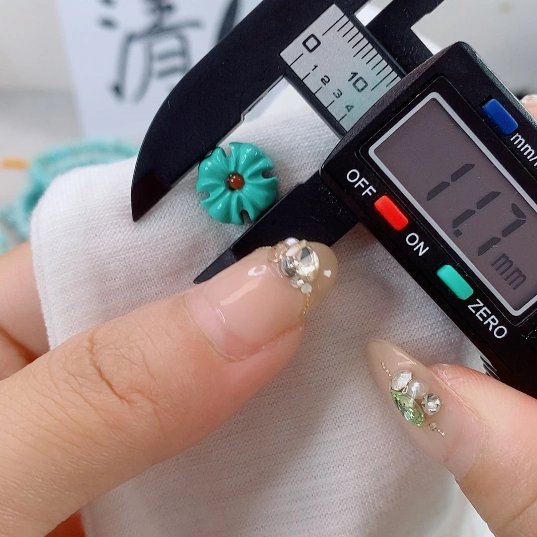 南红玛瑙未镶嵌珠宝奇石