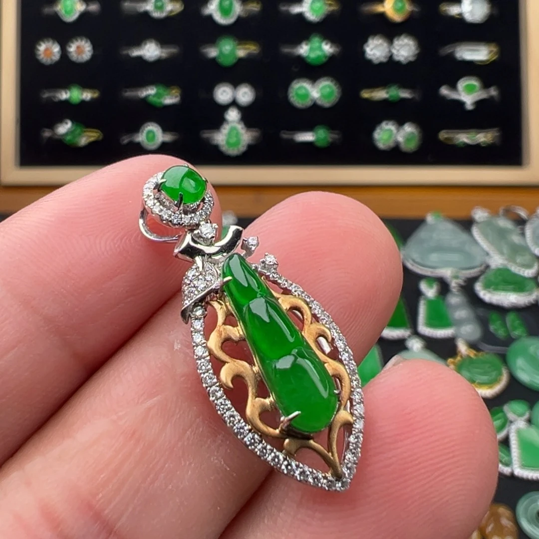 翡翠18K金镶嵌颈饰豆子14.9