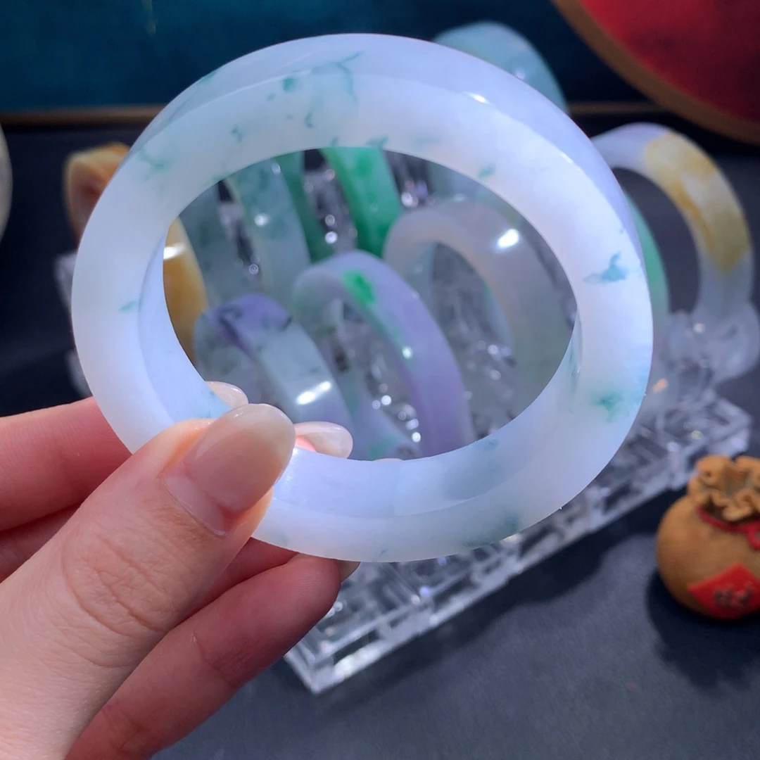 未镶嵌冰种飘花定制翡翠