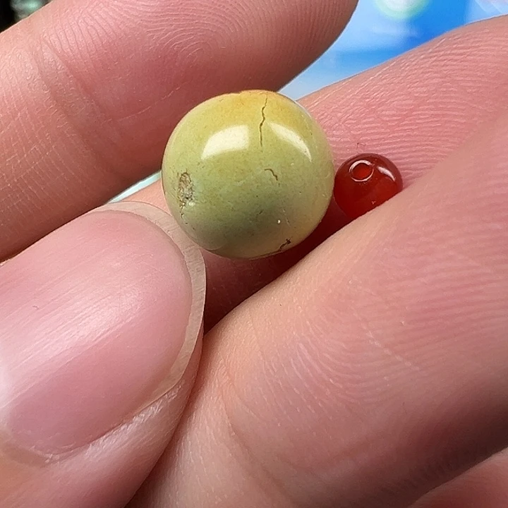 陈***健未镶嵌配饰南红玛瑙卡10微瑕