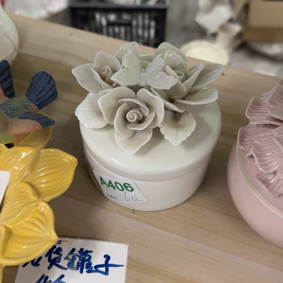 特价重工手捏花蝴蝶炖盅