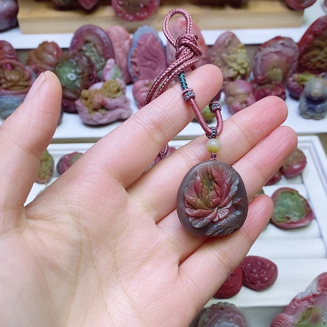 玛瑙/玉髓盐源玛瑙吊坠未镶嵌