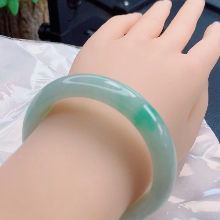 翡翠未镶嵌手镯55圈口