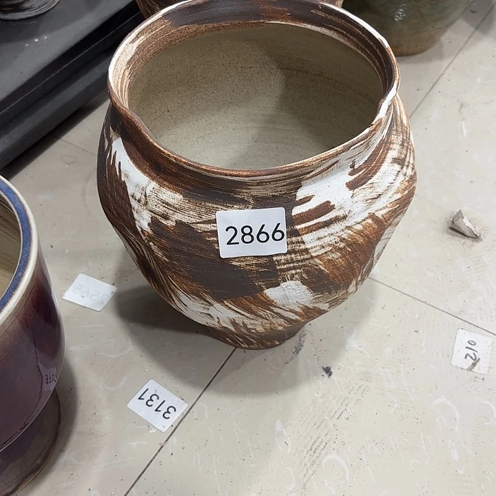 摆件高26，口16，有孔2866，