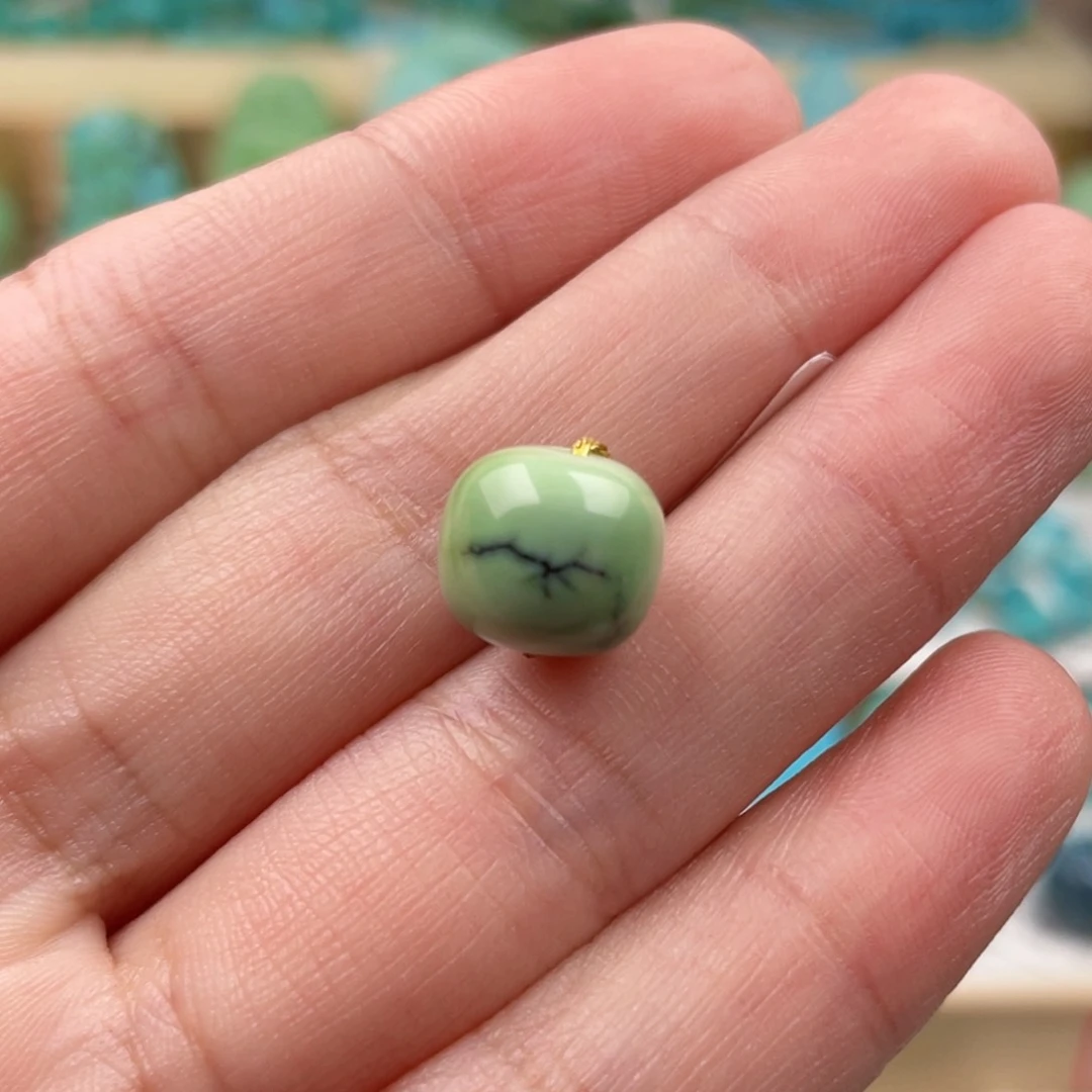 未镶嵌绿松石珠宝奇石