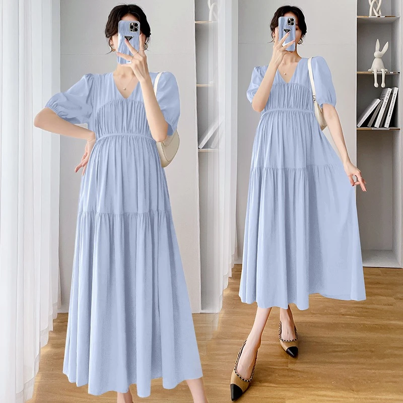 孕妇装夏季新款时尚潮妈外穿V领简约甜美宽松显瘦百褶过膝长裙女