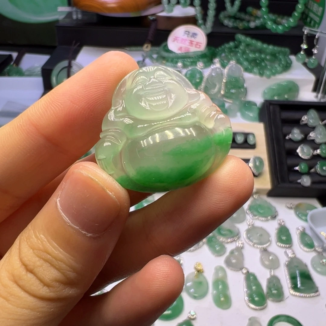 石英质玉（非洲翠）未镶嵌颈饰