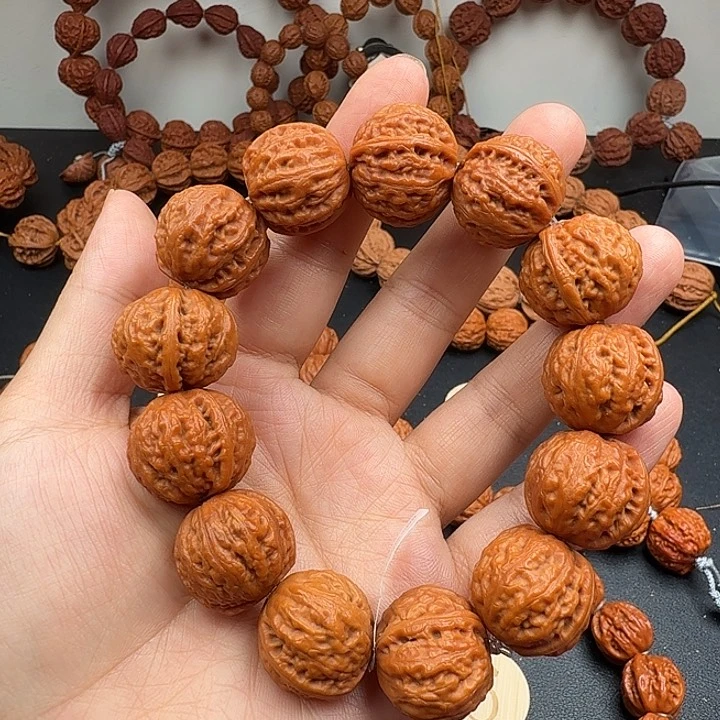 文玩核桃吊坠流水纹手串