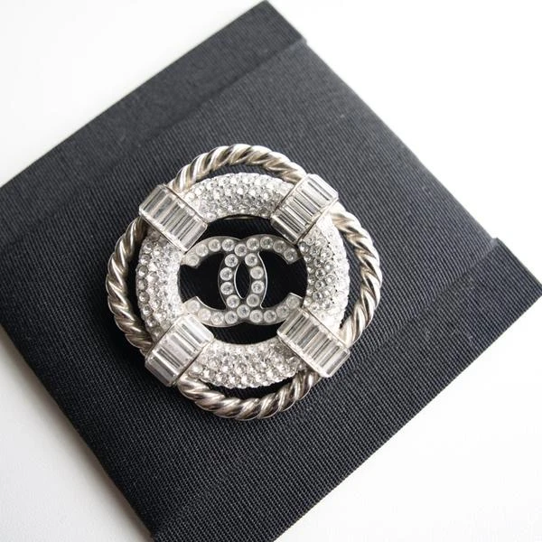 Chanel 游轮闪钻胸针