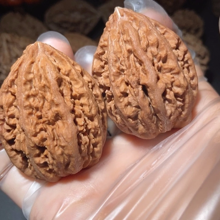 文玩核桃把件东北楸子小雪8