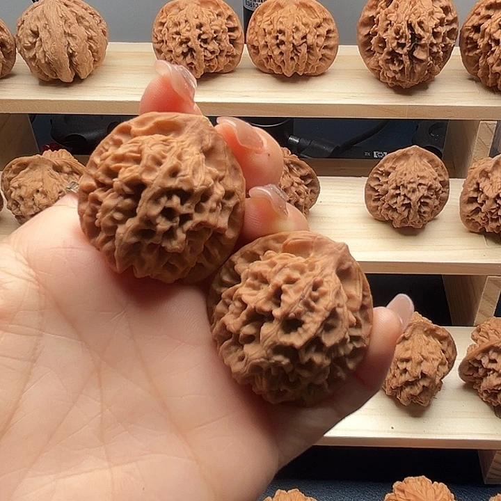 瑞***琦吊坠文玩核桃秦岭核桃