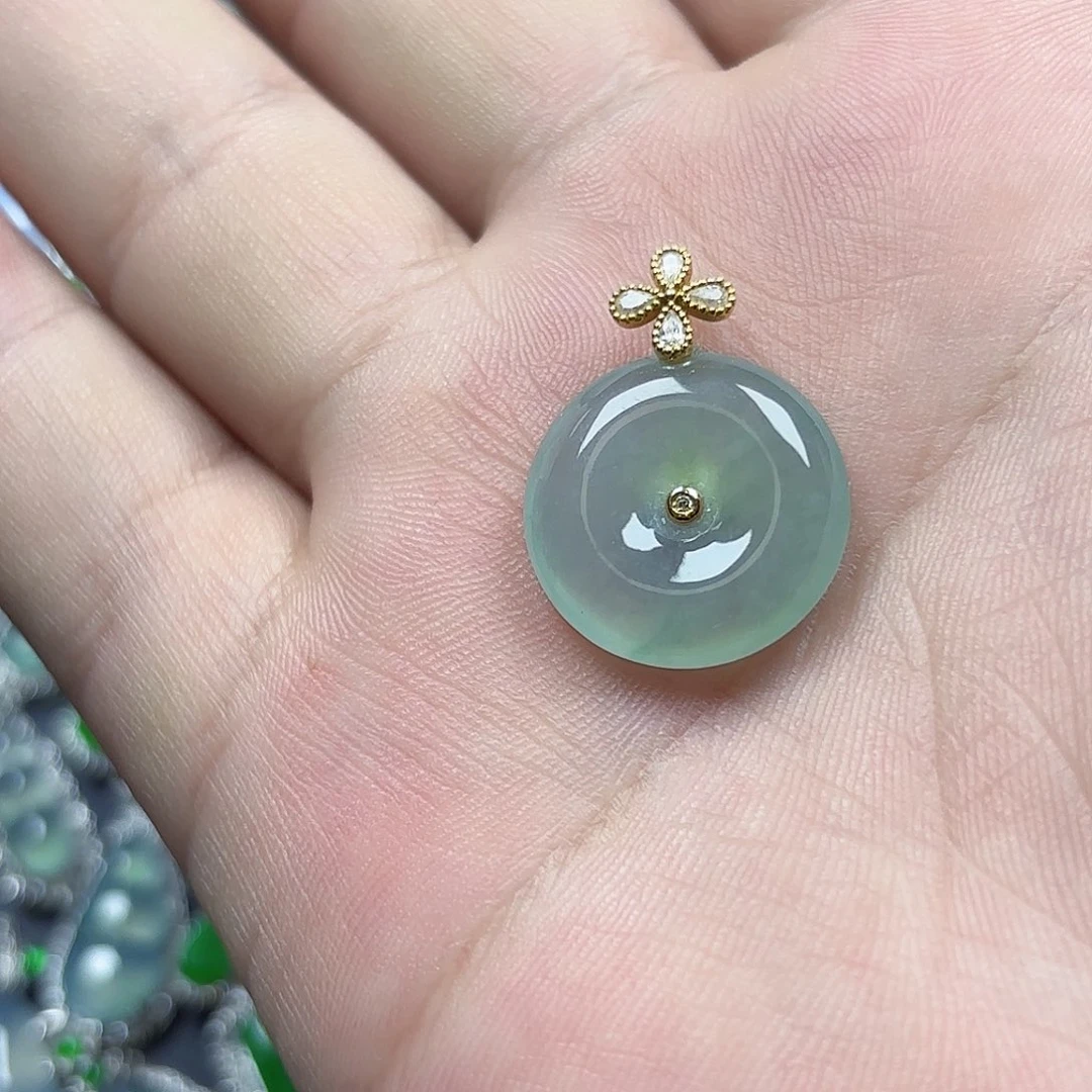 翡翠18K金镶嵌颈饰天然缅甸A货翡翠