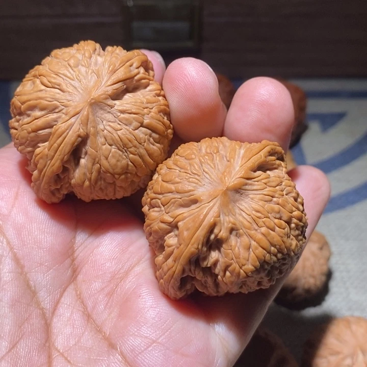 轻***山把件文玩核桃核桃