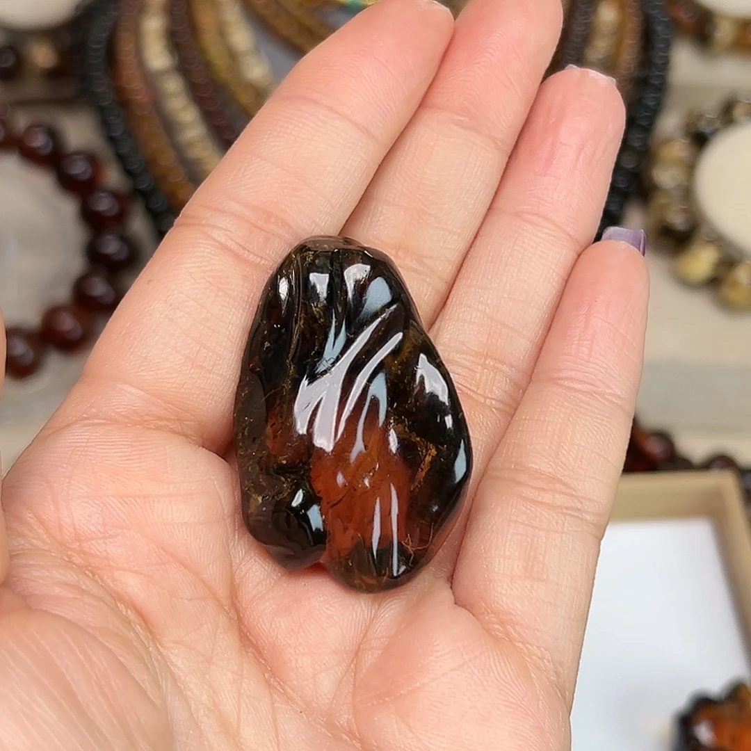 燕***&琥珀未镶嵌裸石抚顺琥珀30287