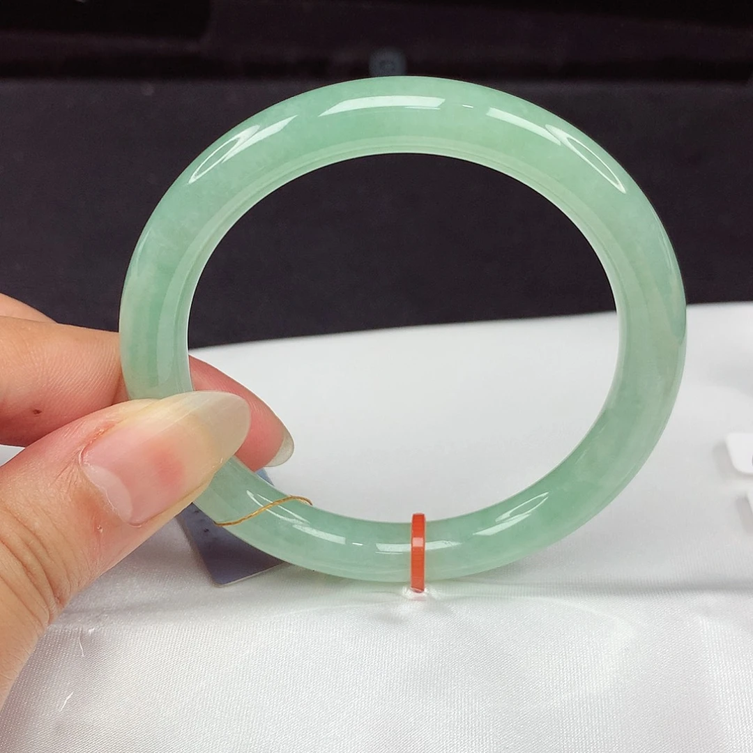 翡翠手镯未镶嵌55圆420