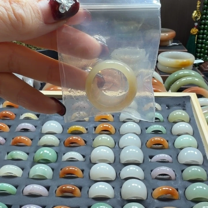 石英质玉未镶嵌手镯