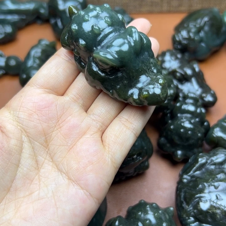 和田玉（糖玉）未镶嵌挂件