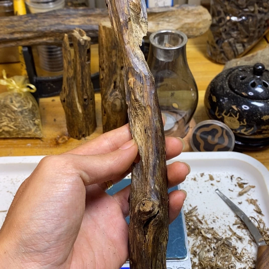 沉香高油香薰路河32克