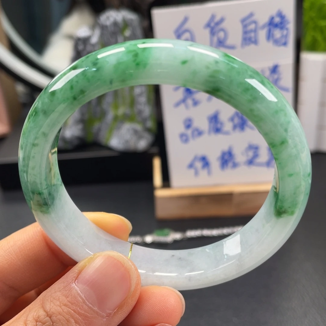 翡翠未镶嵌手镯绿色翡翠手镯