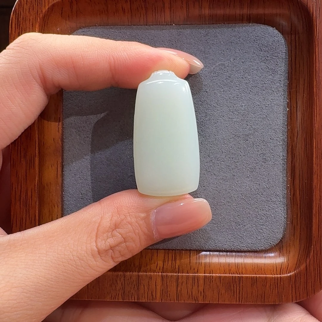 和田玉未镶嵌颈饰无事牌