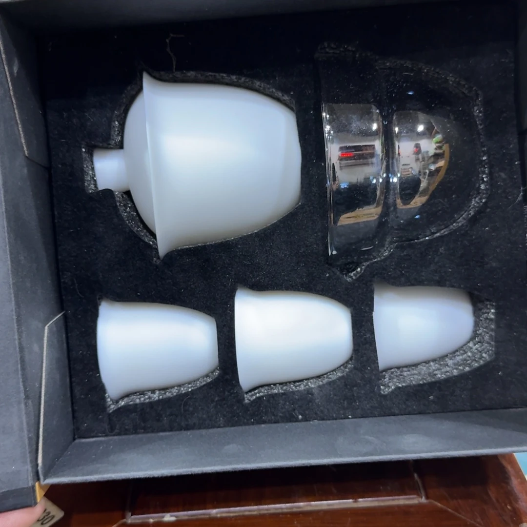 微瑕疵介意勿拍陶瓷器皿W083