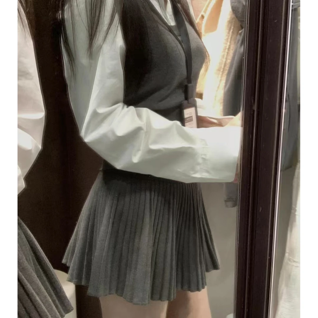 早春季穿搭灰色百褶裙子套装女2025新款夏季小毛衣半过年套装