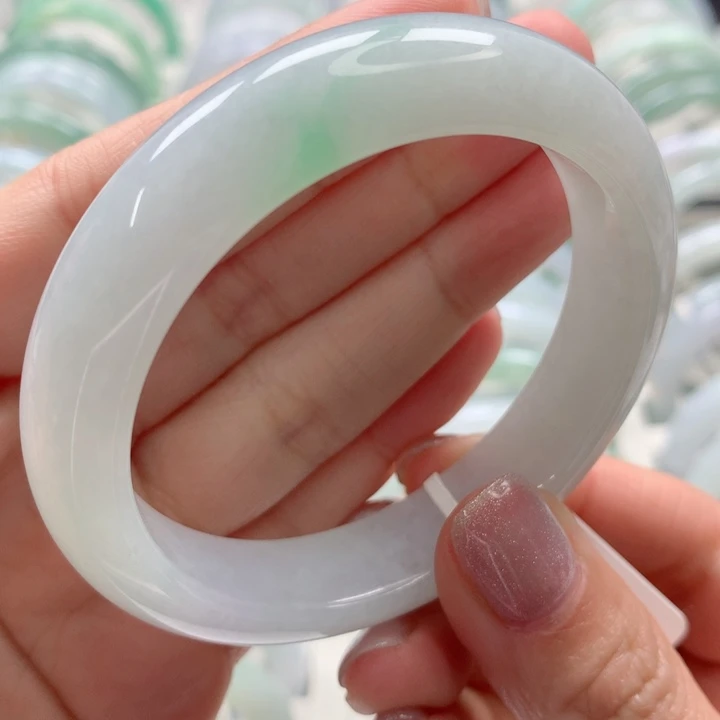 翡翠手镯未镶嵌52.53冰飘阳绿细腻老坑种