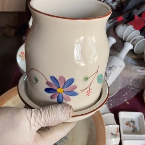 摆件陶瓷摆件工艺品。