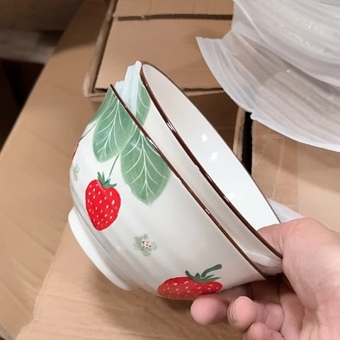 微瑕，不能明火，口径15高度8，2个草莓面碗