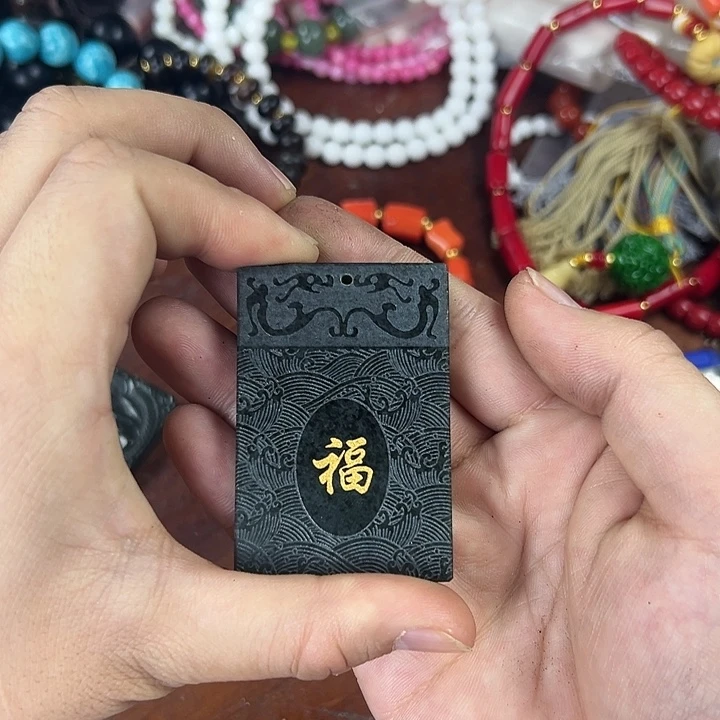 和田玉（糖玉）颈饰未镶嵌