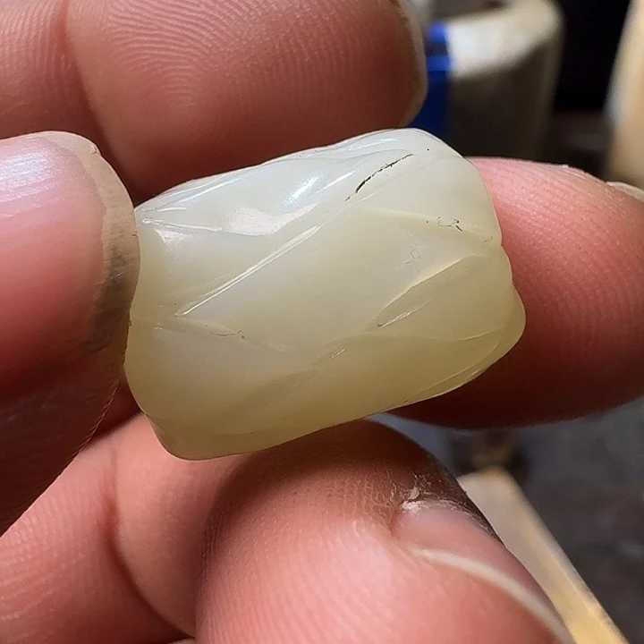 和田玉（糖玉）颈饰未镶嵌海**士