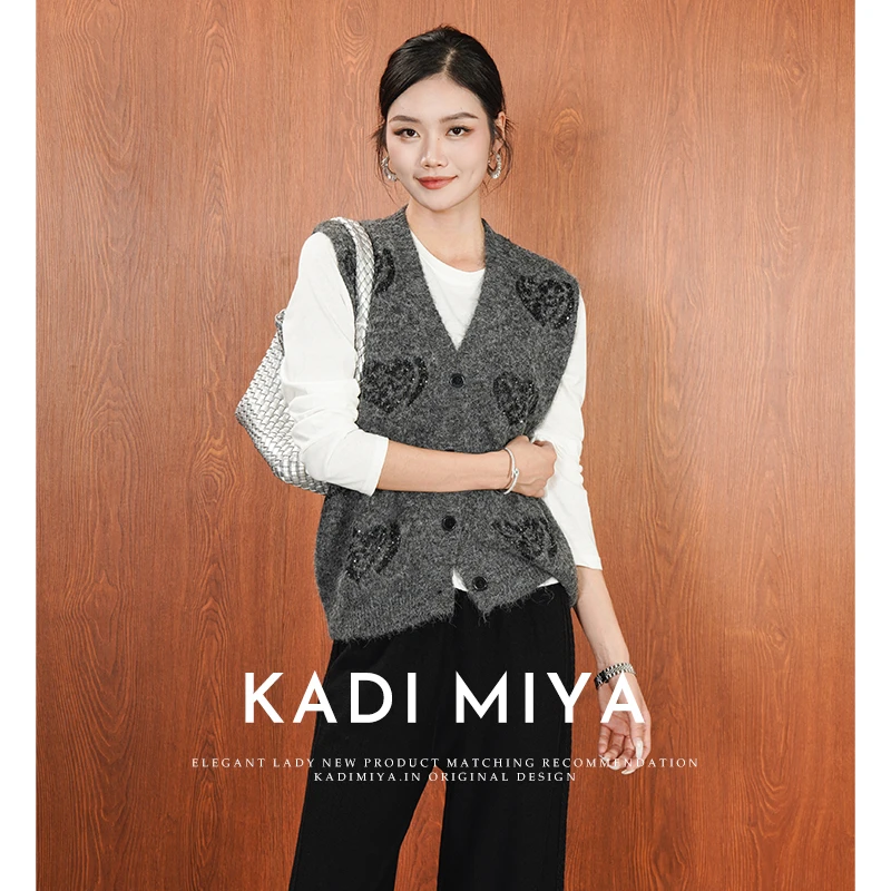 KADIMIYA【小爱心】法式优雅叠穿马甲毛衣针织开衫小白T两件套套装
